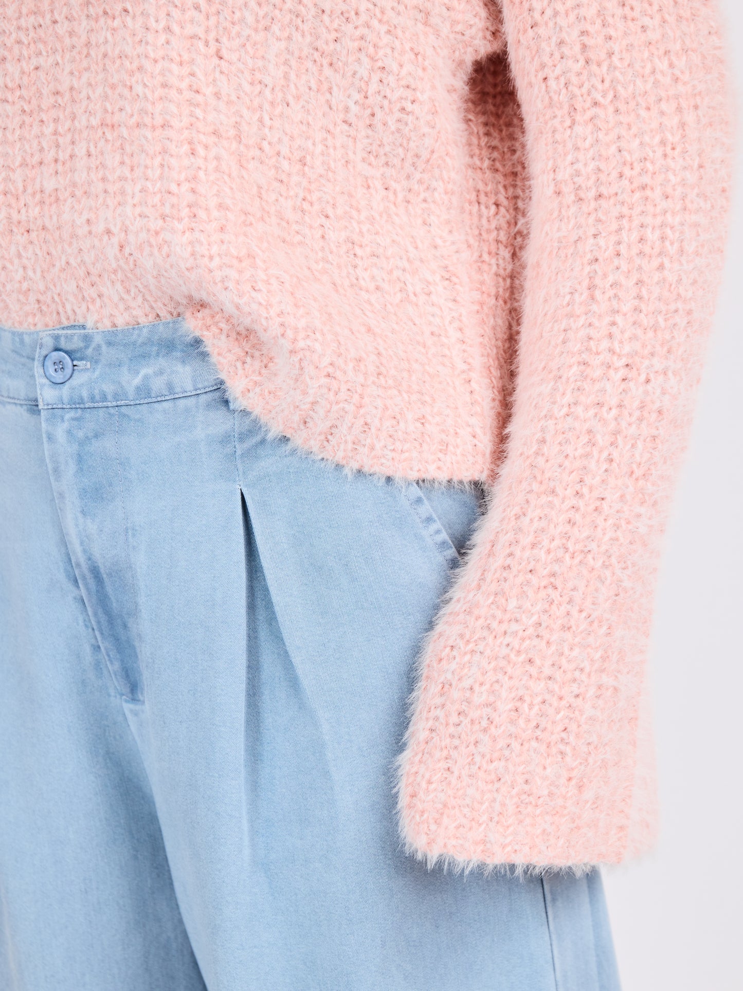 Ginis Bell Sleeve Sweater