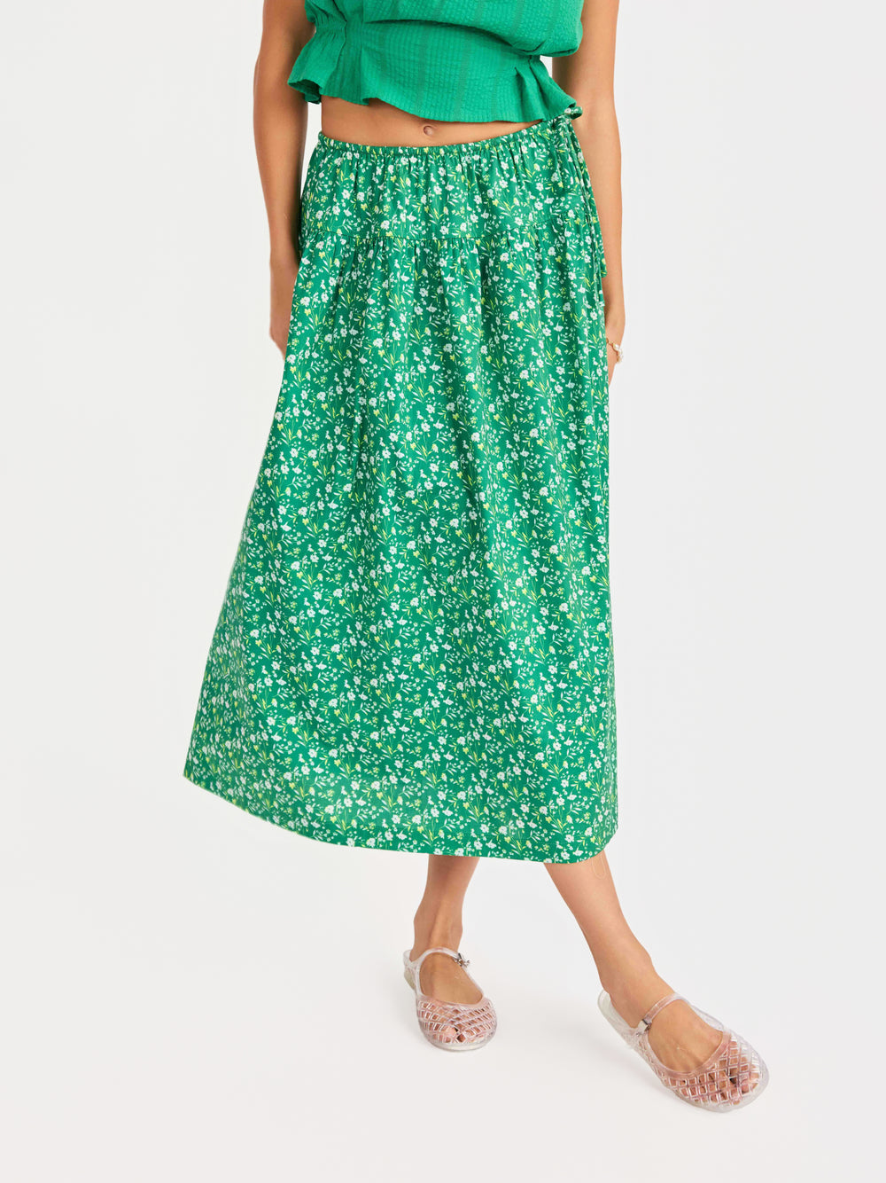 Sun Escape Midi Skirt in Kelly Green Multi - front crop view