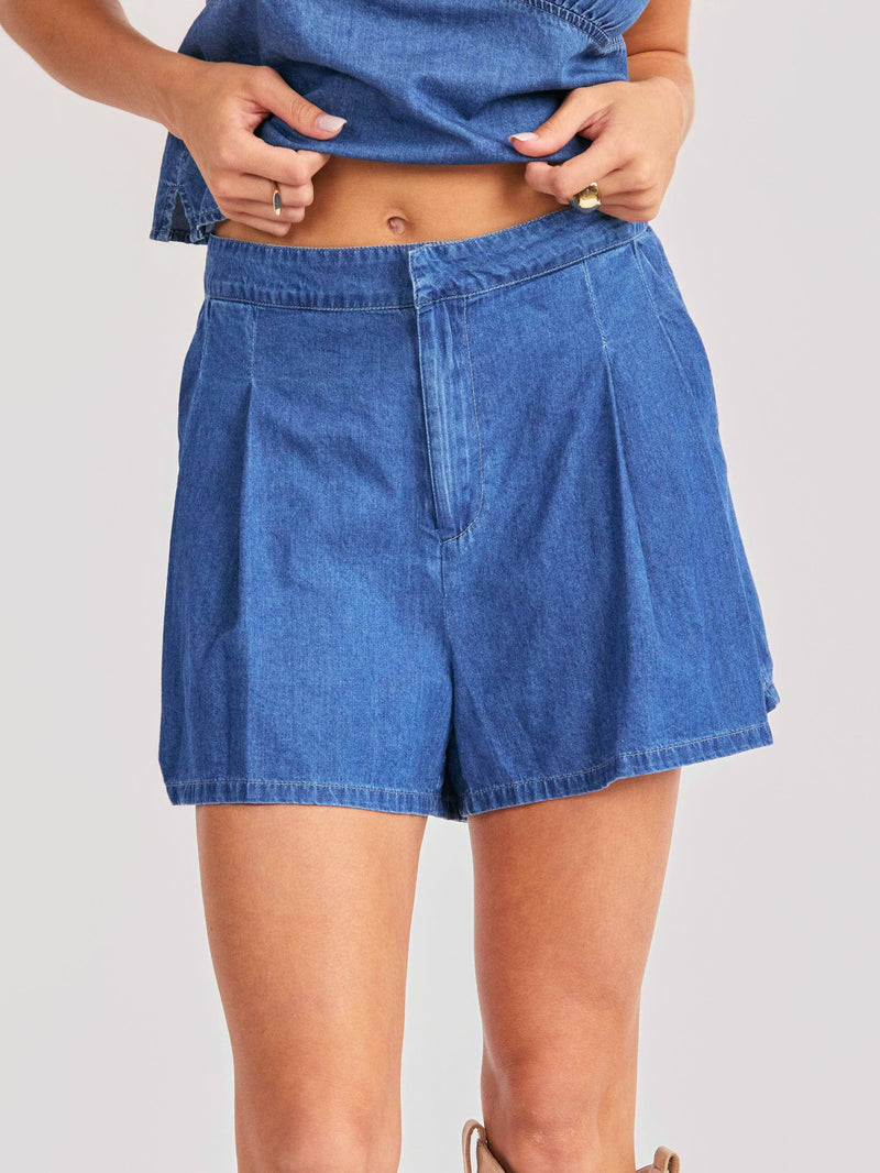 Rango Pleated Shorts in Dark Chambray - detail view