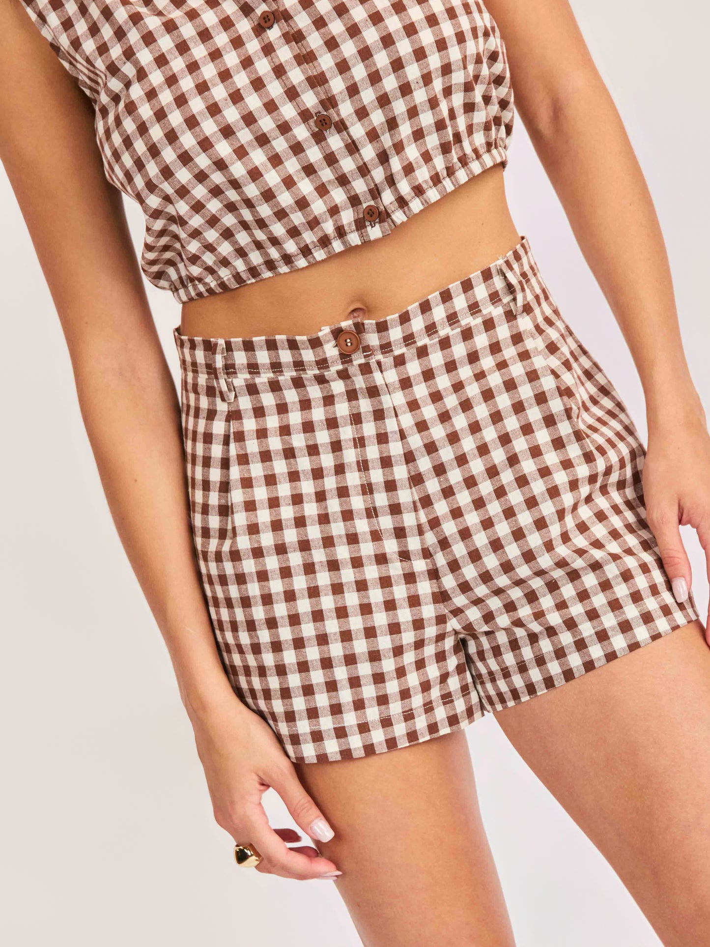 Mustang Gingham Shorts in Brown - detail view