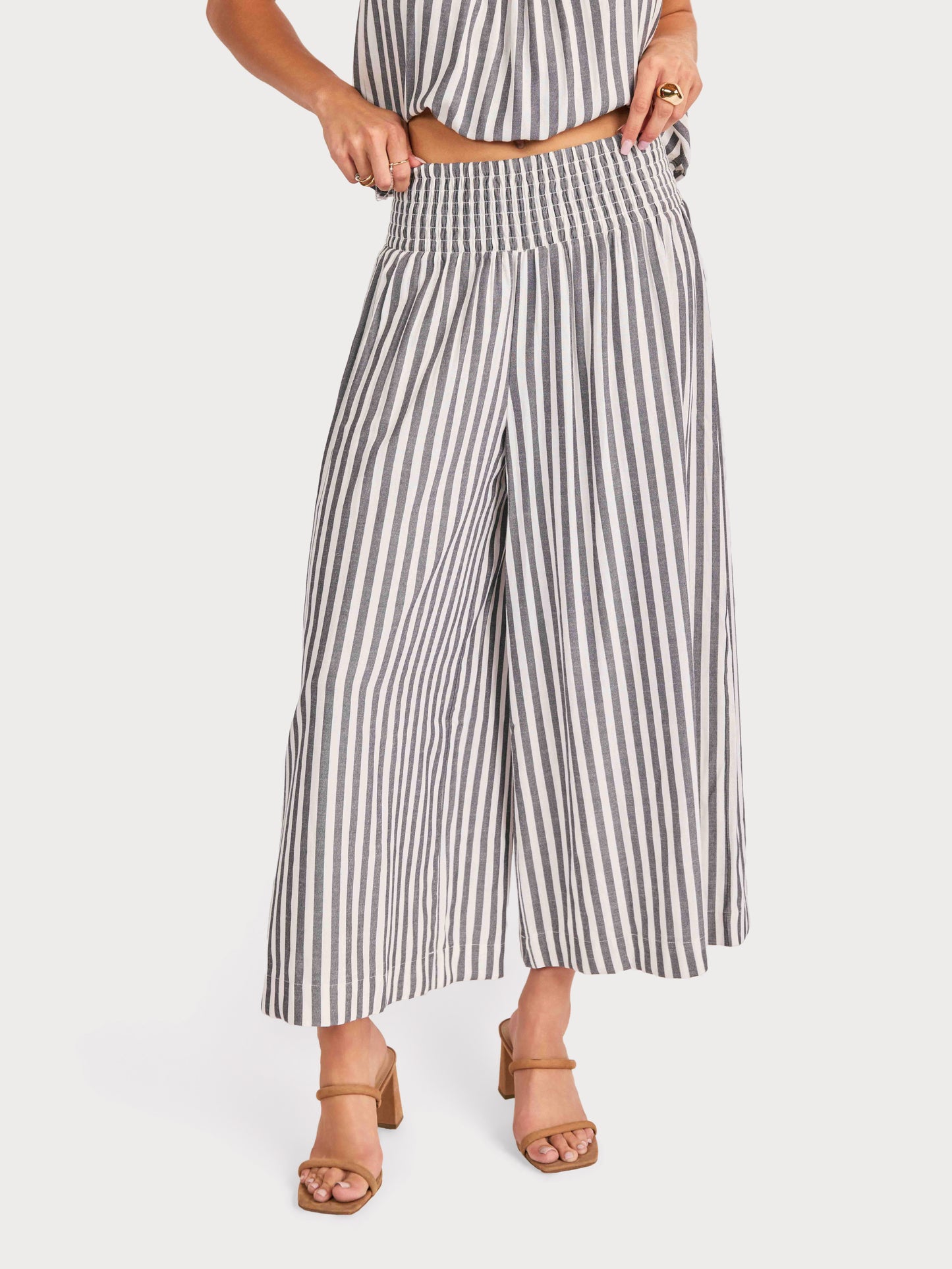 Nomad Stripe Pants in White Black - front crop view