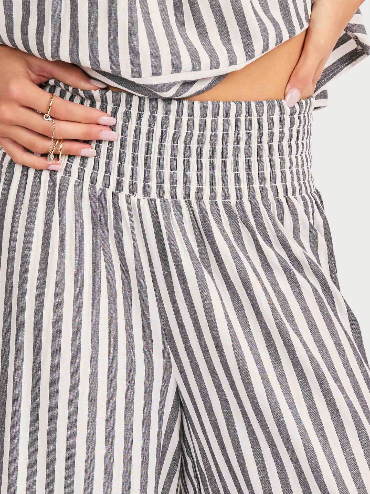 Nomad Stripe Pants in White Black - detail view