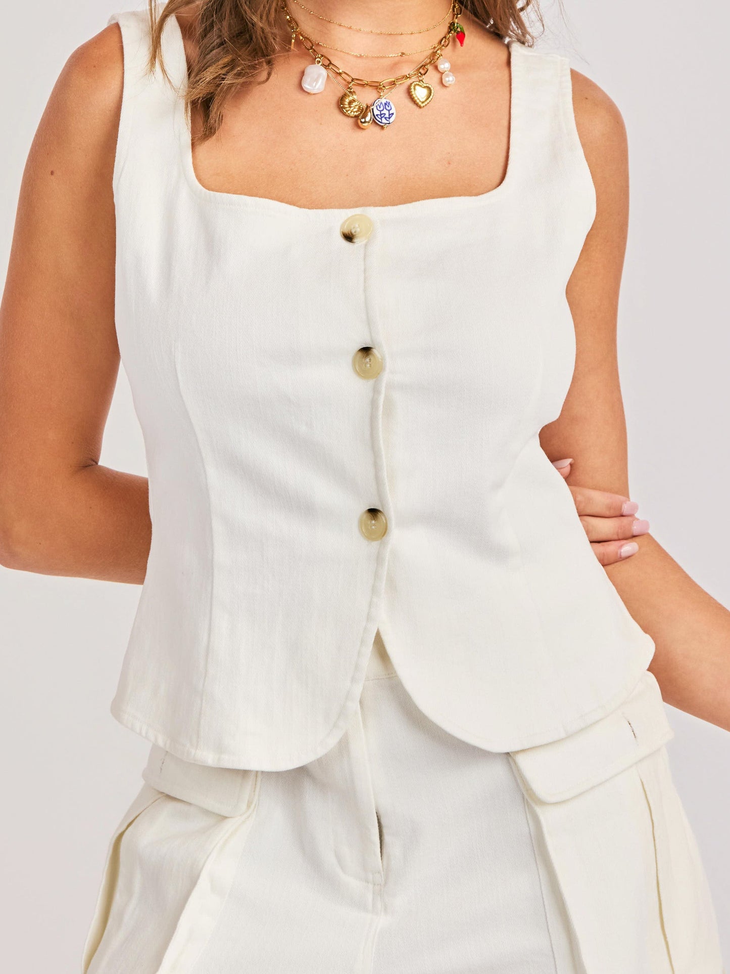 Clear Eyes Vest in White - detail view