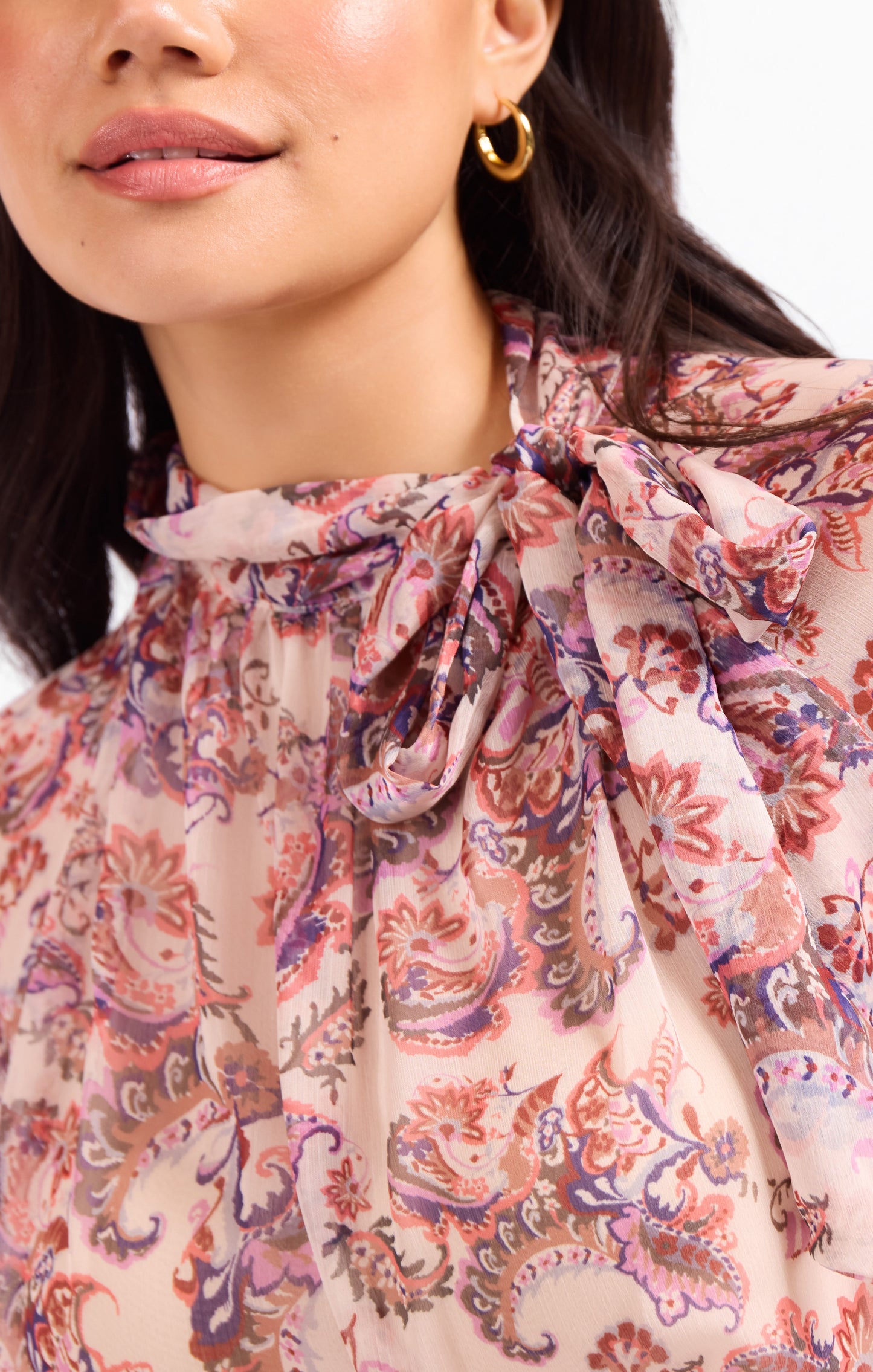 En Province Neck Tie Blouse